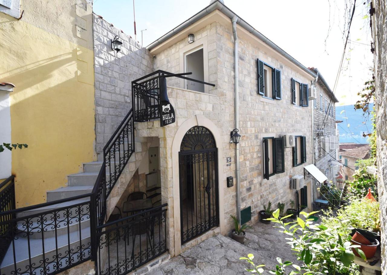 تْشيرسيك نوفي Vila Kula 1830 Apartments المظهر الخارجي الصورة