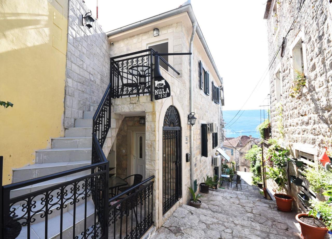 تْشيرسيك نوفي Vila Kula 1830 Apartments المظهر الخارجي الصورة