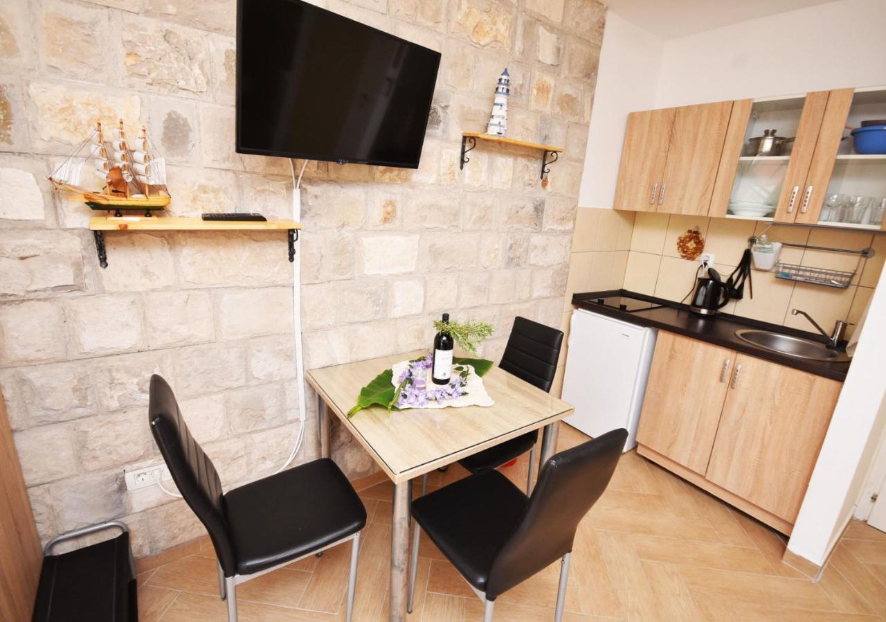 تْشيرسيك نوفي Vila Kula 1830 Apartments المظهر الخارجي الصورة