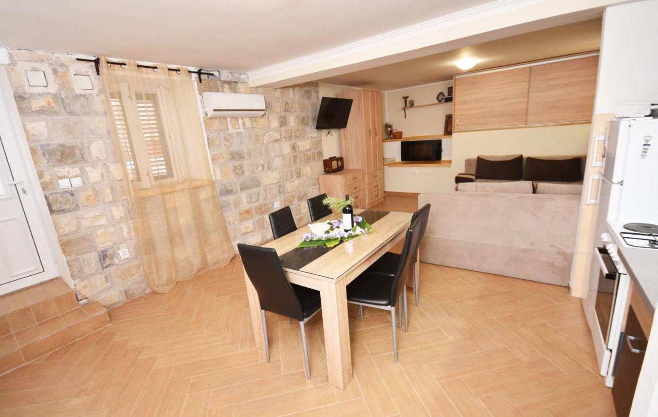 تْشيرسيك نوفي Vila Kula 1830 Apartments المظهر الخارجي الصورة