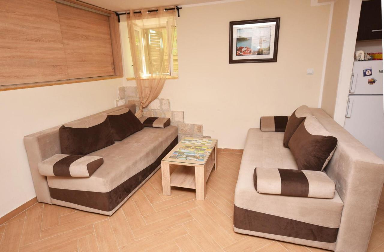 تْشيرسيك نوفي Vila Kula 1830 Apartments المظهر الخارجي الصورة