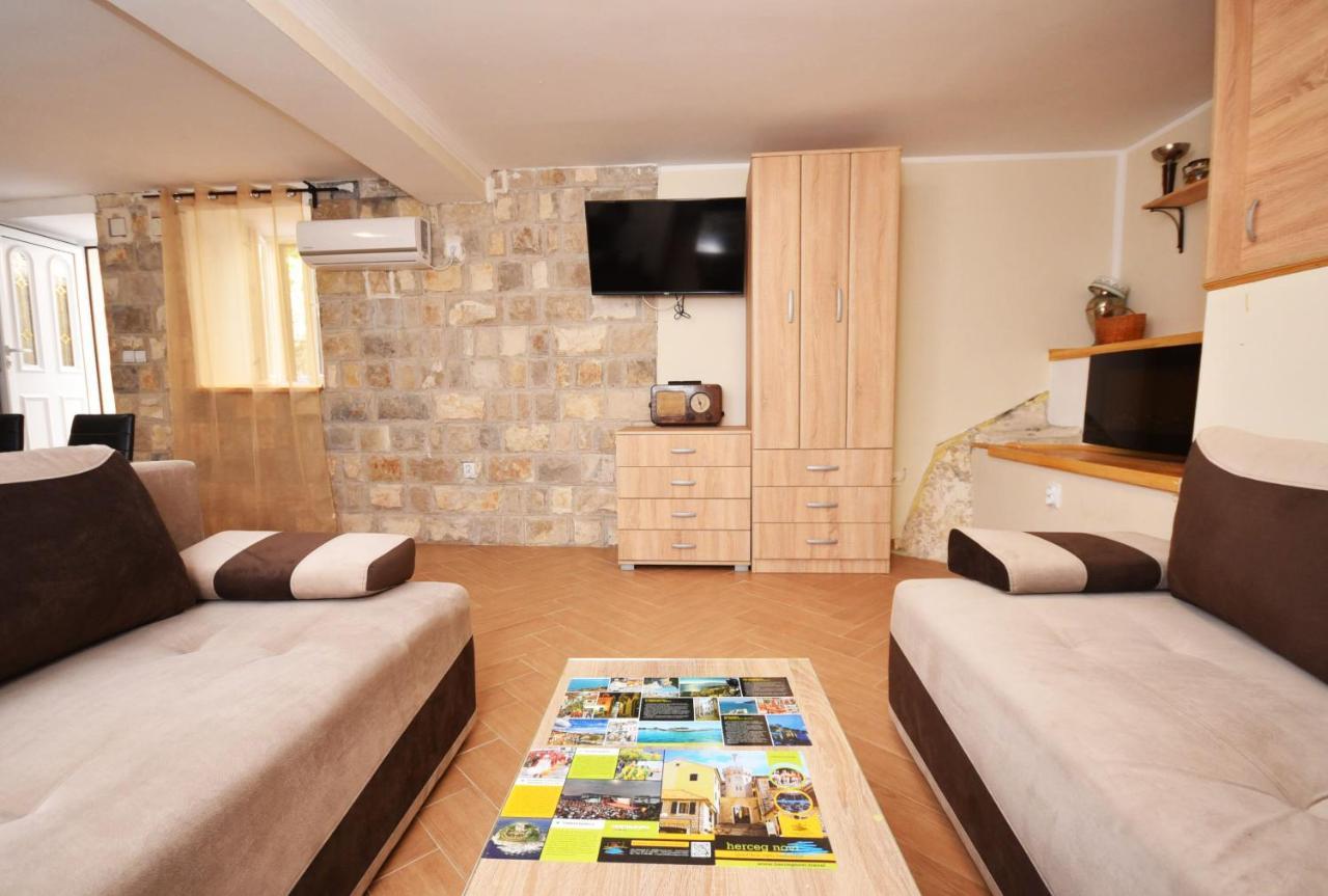 تْشيرسيك نوفي Vila Kula 1830 Apartments المظهر الخارجي الصورة