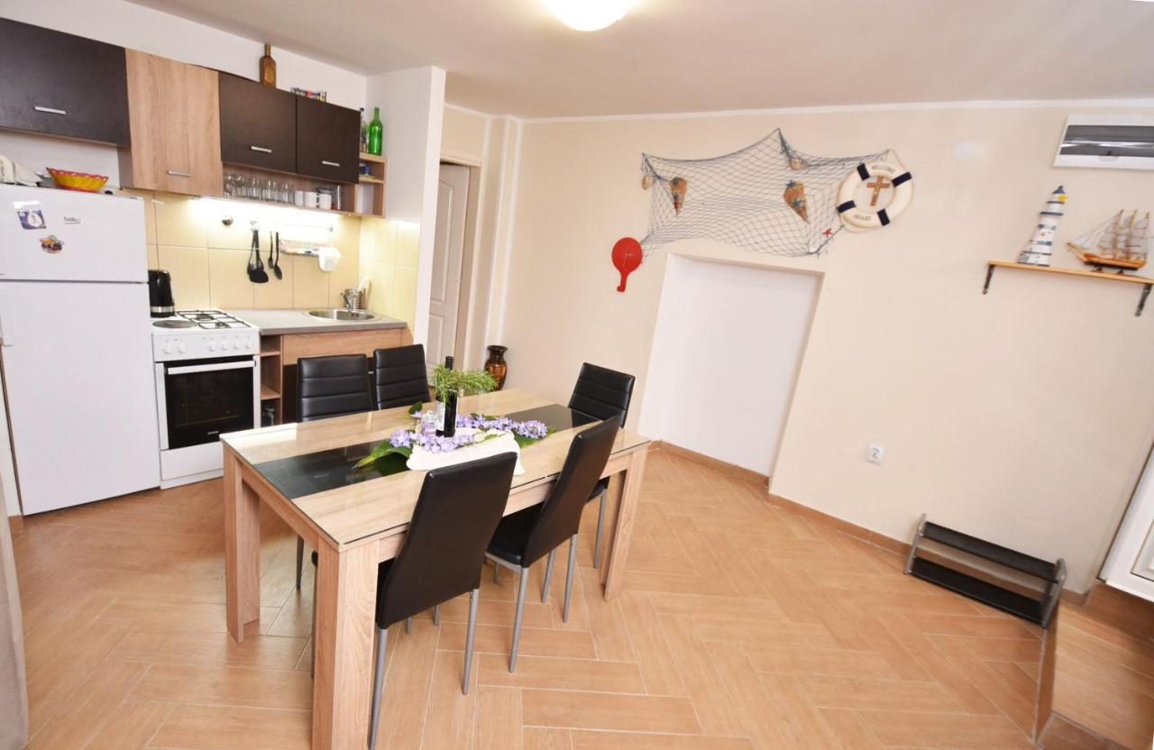 تْشيرسيك نوفي Vila Kula 1830 Apartments المظهر الخارجي الصورة