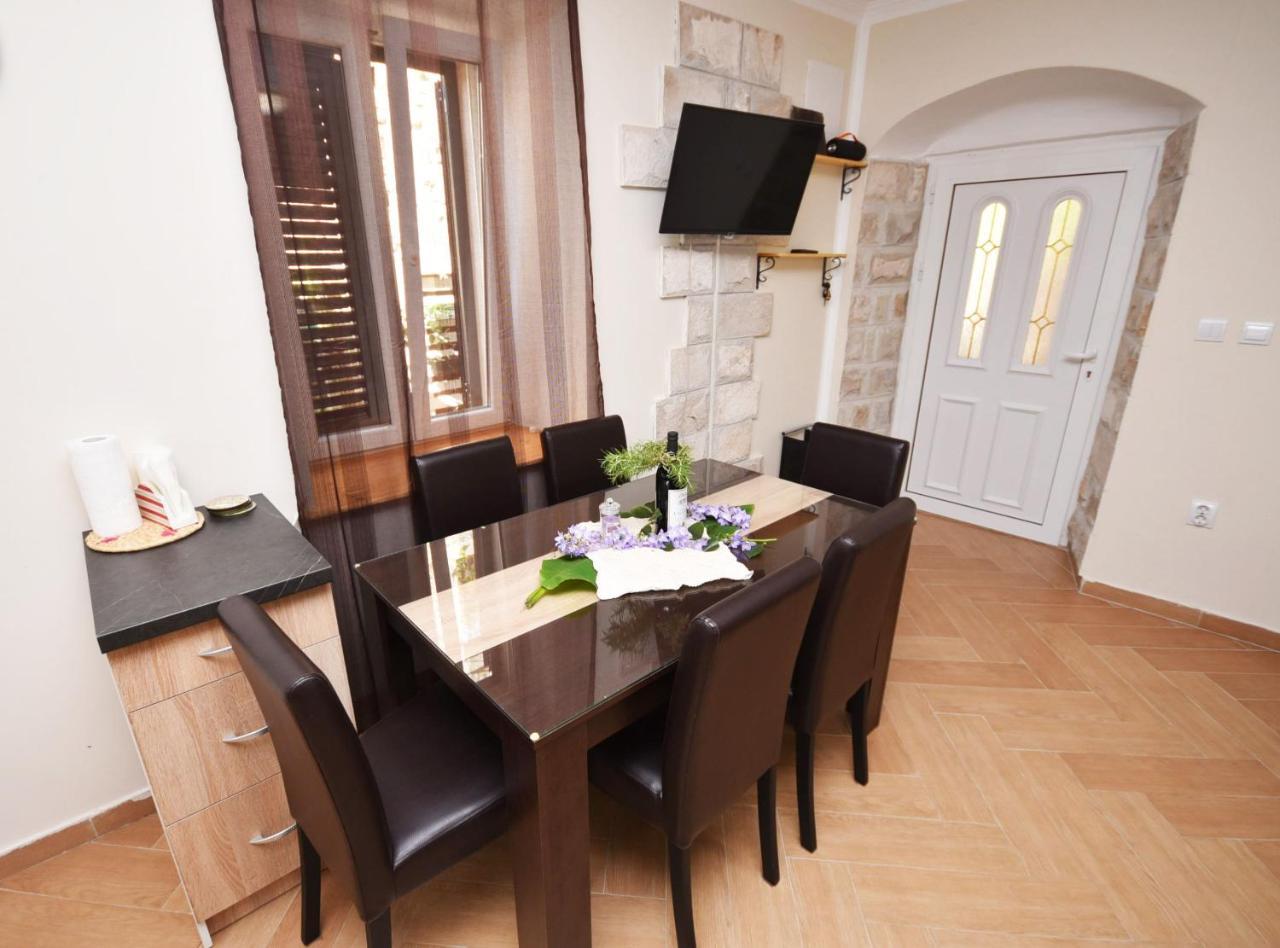 تْشيرسيك نوفي Vila Kula 1830 Apartments المظهر الخارجي الصورة